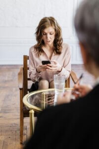 fawn trauma response, fawn response to trauma, people pleasing, anxiety and trauma therapy, burn out